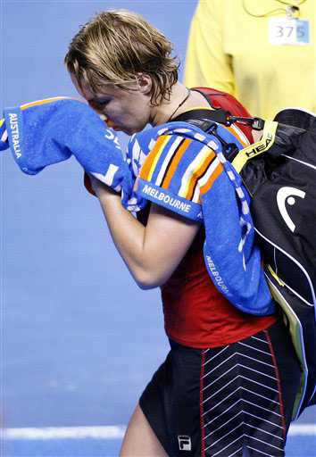 IM体育动画直播通道-俄罗斯球员因伤离场状况引人担忧