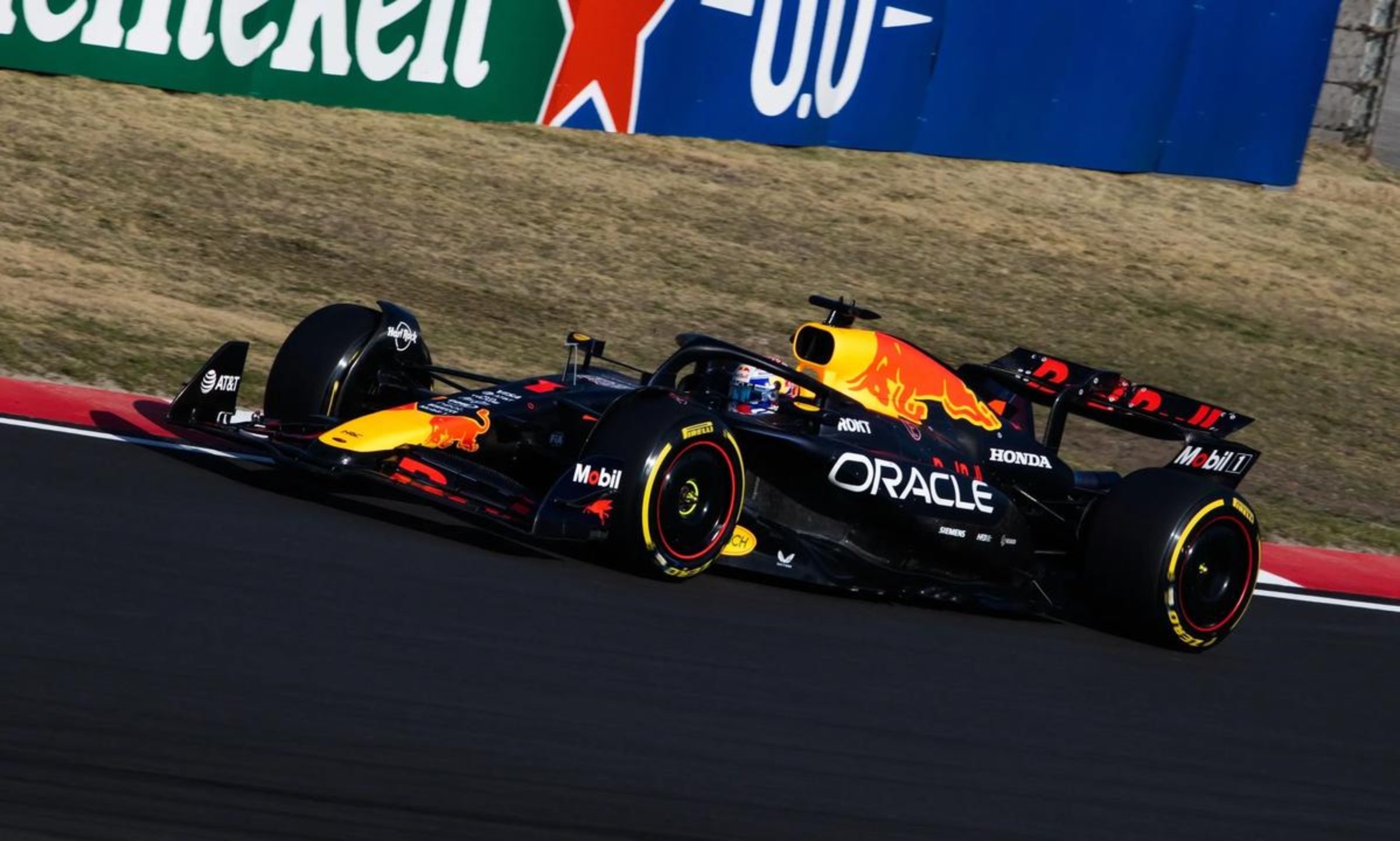 IM体育网页版登录入口-红牛二队力克迈凯伦，勒克莱尔点燃赛场